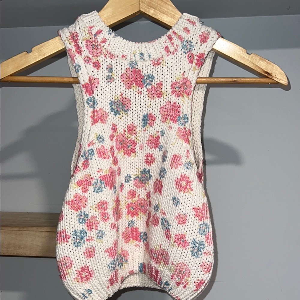 Zara NWT Floral Knit Sleeveless Top